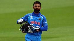 T20 World Cup 2021: കരുതിയിരിക്കേണ്ട താരങ്ങള്‍ ആരൊക്കെ? മൂന്ന് പേരെ തിരഞ്ഞെടുത്ത് കാര്‍ത്തിക്