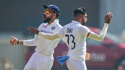 IND vs ENG: സിറാജിനെ വിടാതെ ഇംഗ്ലണ്ട് ആരാധകര്‍, പന്തുവെച്ച് എറിഞ്ഞു, വിരാട് കോലി കട്ടകലിപ്പില്‍