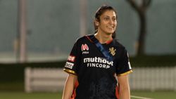 IPL 2021: കെയ്ല്‍ ജാമിസന്റെ മനം കവര്‍ന്ന് ആര്‍സിബി തെറാപ്പിസ്റ്റ്, നവ്‌നീത ഗൗതത്തെക്കുറിച്ച് എല്ലാമറിയാം