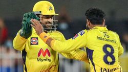 IPL 2021: ബാറ്റിങില്‍ ഫോമൗട്ട്, വിക്കറ്റ് കീപ്പിങില്‍ സെഞ്ച്വറിയടിച്ച് ധോണി! വന്‍ നേട്ടം