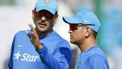 ധോണിക്കു പോക്കറ്റടിക്കാരനേക്കാള്‍ വേഗം! ആരും അനുകരിക്കരുത്, കഴിയില്ലെന്നു രവി ശാസ്ത്രി