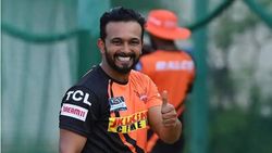 IPL 2021: എന്തിനാണ് അവന്‍ പ്ലേയിങ് 11ല്‍? കേദാര്‍ ജാദവിനെ വിമര്‍ശിച്ച് ഷോണ്‍ പൊള്ളോക്ക്