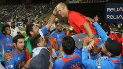 ഇന്ത്യന്‍ കോച്ചായി വീണ്ടുമെത്തുമോ? കോലിയുടെ ക്യാപ്റ്റന്‍സിയെങ്ങനെ?- കേസ്റ്റണ്‍ പറയുന്നു