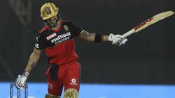 IPL 2021: ധോണിയുടെ 'കെണിയില്‍' കോലി കുരുങ്ങി! ബ്രാവോയോടു പറഞ്ഞത് ഒന്നുമാത്രം