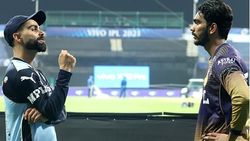 IPL 2021: അരങ്ങേറ്റത്തില്‍ കസറി വെങ്കടേഷ്, മത്സരശേഷം ബാറ്റിങ് ടെക്‌നിക്ക് പറഞ്ഞ് നല്‍കി കോലി