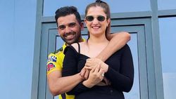 IPL 2021: കളിക്കു പിന്നാലെ കൂട്ടുകാരിയോട് വിവാഹ അഭ്യര്‍ഥന നടത്തി ചാഹര്‍, ചിത്രം വൈറല്‍