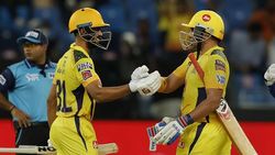 IPL 2021: 'തലയെടുപ്പോടെ ധോണി', നേടിയെടുത്തത് നിരവധി റെക്കോഡുകള്‍, എല്ലാമറിയാം