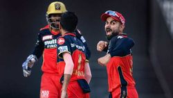 IPL 2021: പഞ്ചാബിനെ പഞ്ചറാക്കി കോലിപ്പട, ജയത്തോടെ പ്ലേഓഫില്‍