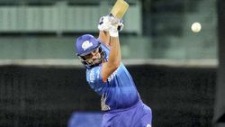 IPL 2021: സിക്‌സറില്‍ വമ്പന്‍ റെക്കോര്‍ഡിട്ട് രോഹിത്, ആദ്യ ഇന്ത്യന്‍ താരം