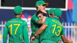 T20 World Cup: ഹസരംഗയുടെ ഹാട്രിക് വിഫലം, ത്രില്ലറില്‍ ലങ്കയെ മറികടന്ന് സൗത്താഫ്രിക്ക