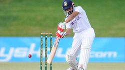 അഭിമന്യുവിന് സെഞ്ച്വറി, നായകനു സെഞ്ച്വറിയും പൃഥ്വിക്കു ഫിഫ്റ്റിയും നഷ്ടം- ഇന്ത്യ പൊരുതുന്നു