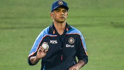 IND vs NZ: ദ്രാവിഡ് കോലി-രവി ശാസ്ത്രി കൂട്ടുകെട്ടിന്റെ പിന്നാലെയാണെന്ന് കരുതരുത്- സാബ കരീം