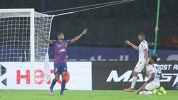 ISL 2021-22: അടിച്ചുതകര്‍ത്തു, ബെംഗളൂരുവിനെതിരെ നോര്‍ത്ത് ഈസ്റ്റിന് കനത്ത തോല്‍വി!