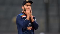 'സുഖം തോന്നുന്നില്ല, നാളെ വീട്ടിലേക്ക് പോകുന്നു', കോലിയുടെ പഴയ ട്വീറ്റ് കുത്തിപ്പൊക്കി ആരാധകര്‍