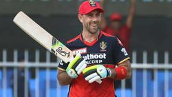 IPL 2022: നിലനിര്‍ത്താം, പക്ഷെ മാക്‌സിയെ ആര്‍സിബി ക്യാപ്റ്റനാക്കരുത്!- ഇര്‍ഫാന്റെ മുന്നറിയിപ്പ്