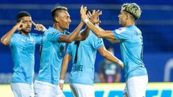 ISL 2021-22: എടിക്കെയെ തരിപ്പണമാക്കി ചാംപ്യന്‍മാര്‍, മുംബൈയുടെ വിജയം 5-1ന്