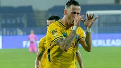 ISL 2021-22: ചാംപ്യന്‍മാര്‍ക്ക് ബ്ലാസ്റ്റേഴ്‌സിന്റെ ഷോക്ക്, മുംബൈയെ 3-0ന് മുക്കി