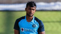 ഗ്രാമത്തില്‍ ക്രിക്കറ്റ് മൈതാനമൊരുക്കി ടി നടരാജന്‍, സ്വപ്‌ന സാക്ഷാത്കാരമെന്ന് ഇന്ത്യന്‍ പേസര്‍