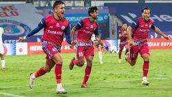 ISL 2021-22: ഇഞ്ചുറിടൈമില്‍ പിറന്നത് രണ്ടു ഗോള്‍, ത്രില്ലറില്‍ ജംഷഡ്പൂര്‍ നേടി- ലീഗില്‍ മൂന്നാമത്