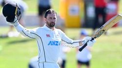 പുതുവര്‍ഷം പിറന്നു, ആദ്യ സെഞ്ച്വറിയും- 2022ലെ ആദ്യ സെഞ്ച്വറി കിവീസ് താരത്തിന് സ്വന്തം