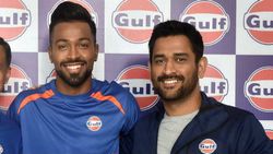 ആദ്യ ഓവറില്‍ അഞ്ചു വൈഡ്, വഴങ്ങിയത് 19 റണ്‍സ്!- അരങ്ങേറ്റത്തിലെ ധോണി മാജിക്കിനെപ്പറ്റി ഹാര്‍ദിക്