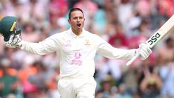 ആഷസ്: 'മിന്നല്‍ ഖവാജ' രണ്ട് ഇന്നിങ്‌സിലും സെഞ്ച്വറി, കുറിച്ചത് നിരവധി റെക്കോഡുകള്‍