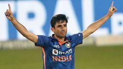 IND vs WI: ക്യാച്ച് സിക്‌സറാക്കി, ആറു വൈഡുകള്‍, ഒടുവില്‍ രണ്ടു വിക്കറ്റും! പതറിയും കസറിയും ബിഷ്‌നോയ്