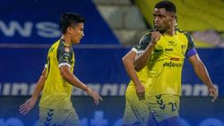 ISL: ബ്ലാസ്റ്റേഴ്‌സ് പൊരുതി വീണു, രണ്ടടിച്ച് ജയിച്ച് ഹൈദരാബാദ് എഫ്‌സി, തലപ്പത്ത്