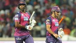 നിങ്ങളെ കൊണ്ടുവന്നത് ഇതിനല്ല, അടിച്ച് പറത്തിക്കോ!- ധോണിയുടെ ഉപദേശം വെളിപ്പെടുത്തി പെരേര