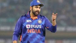 IND vs SL: രോഹിത്തിന് കൈ കൊടുക്കുന്നത് പോലും സൂക്ഷിക്കണം! മുന്നറിയിപ്പുമായി കൈഫ്