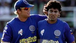 IPL: 'ബസ് നിര്‍ത്തിച്ചു, ജഡേജയെ ഇറക്കിവിട്ടു', വോണ്‍ നല്‍കിയ ശിക്ഷ വെളിപ്പെടുത്തി കമ്രാന്‍ അക്മല്‍