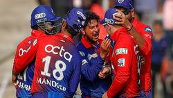 IPL 2022: ലളിതും അക്ഷറും മിന്നി, മുംബൈയെ നാല് വിക്കറ്റിന് നാണംകെടുത്തി ഡല്‍ഹി