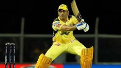 IPL 2022: റണ്‍ചേസില്‍ ദുബെയ്‌ക്കൊപ്പം ധോണി നിന്നില്ല! തുറന്നടിച്ച് ഗവാസ്‌കര്‍