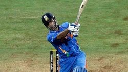 'വില കേട്ട് ഞെട്ടരുത്', സച്ചിന്‍ പിന്നില്‍, 2011 ലോകകപ്പിലെ ധോണിയുടെ ബാറ്റിന് ലഭിച്ച വിലയിതാ