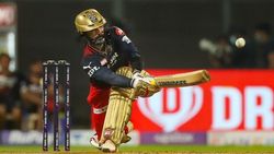 IPL 2022: കാര്‍ത്തിക് ഇന്ത്യക്കായി ടി20 ലോകകപ്പ് കളിച്ചേക്കും! പ്രവചിച്ച് പൊള്ളോക്ക്