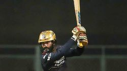 IPL 2022: കാര്‍ത്തിക് ടി20 ലോകകപ്പ് ടീമിലെത്തില്ല! കാരണം പറഞ്ഞ് മുന്‍ താരം