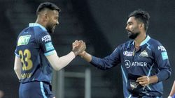 IPL 2022: പ്ലേഓഫില്‍ ആരൊക്കെ? സാധ്യത ഈ ടീമുകള്‍ക്ക്