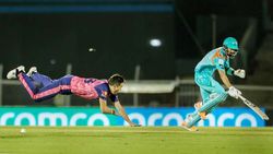 IPL 2022: ഹൂഡയുടെ ഹീറോയിസം രക്ഷിച്ചില്ല, ലഖ്‌നൗവിനെ തകര്‍ത്ത് റോയല്‍സ്