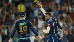 IPL 2022: ഹാര്‍ദിക് നയിച്ചു, അരങ്ങേറ്റത്തില്‍ കിരീടവുമായി 'ഗ്രാന്റ്' ടൈറ്റന്‍സ്!