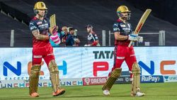 IPL 2022: കോലി കാണിച്ച അബദ്ധം ഡുപ്ലെസി ചെയ്തില്ല! വ്യത്യാസം ചൂണ്ടിക്കാട്ടി വീരു