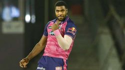 IPL 2022: ശൊ സിക്‌സായല്ലോ, തിരിഞ്ഞുനോക്കിയപ്പോള്‍ ക്യാച്ച്! അമ്പരന്ന് മക്കോയ്