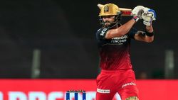 IPL 2022: വീണ്ടും സ്ലോ ഇന്നിങ്‌സ്, നിരാശപ്പെടുത്തി കോലി, ആരാധകര്‍ ഹാപ്പിയല്ല, പ്രതികരണങ്ങള്‍