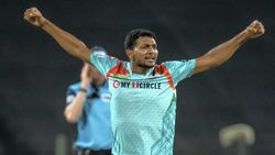 IPL 2022: കെകെആറിനെ നാണംകെടുത്തി ലഖ്‌നൗ, വമ്പന്‍ ജയം, താരമായി ആവേഷും ഹോള്‍ഡറും