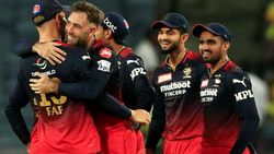 IPL 2022: ജിടിയെ എങ്ങനെ വീഴ്ത്താം? ആര്‍സിബിക്കു ഓജയുടെ സൂപ്പര്‍ ഉപദേശം