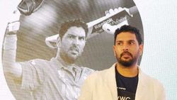 IPL 2022: ബാറ്റിങില്‍ ഒരു മാറ്റവുമില്ല, എന്നെപ്പോലെ രണ്ട് പേര്‍!- പുകഴ്ത്തി യുവി