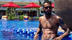 'സിക്‌സ് പായ്ക്കില്‍ കുറഞ്ഞൊരു കളിയില്ല'- ഇന്ത്യന്‍ ക്രിക്കറ്റിലെ മസില്‍മാന്‍മാര്‍