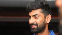 മങ്കാദ് റണ്ണൗട്ട്, ബൗളര്‍ക്കെതിരേ അശ്ലീല ആംഗ്യം കാണിച്ച് സിഎസ്‌കെ താരം! വന്‍ വിമര്‍ശനം