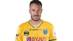 ISL: ബ്ലാസ്‌റ്റേഴ്‌സിന്റെ പ്രതിരോധം കാക്കാന്‍ സ്പാനിഷ് താരം, മൊംഗില്‍ മഞ്ഞപ്പടയ്‌ക്കൊപ്പം