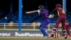 IND vs WI: വീണ്ടും ഫിഫ്റ്റി, റെക്കോഡ് വെട്ടിപ്പിടിച്ച് ഗബ്ബാര്‍, വഴിമാറി ധോണിയും അസ്ഹറും