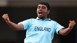 11ാം വയസില്‍ സ്‌റ്റോക്‌സിന്റെയും റൂട്ടിന്റെയും വിക്കറ്റ്, ഇംഗ്ലണ്ടിന്റെ അത്ഭുത താരം, അറിയാമോ?